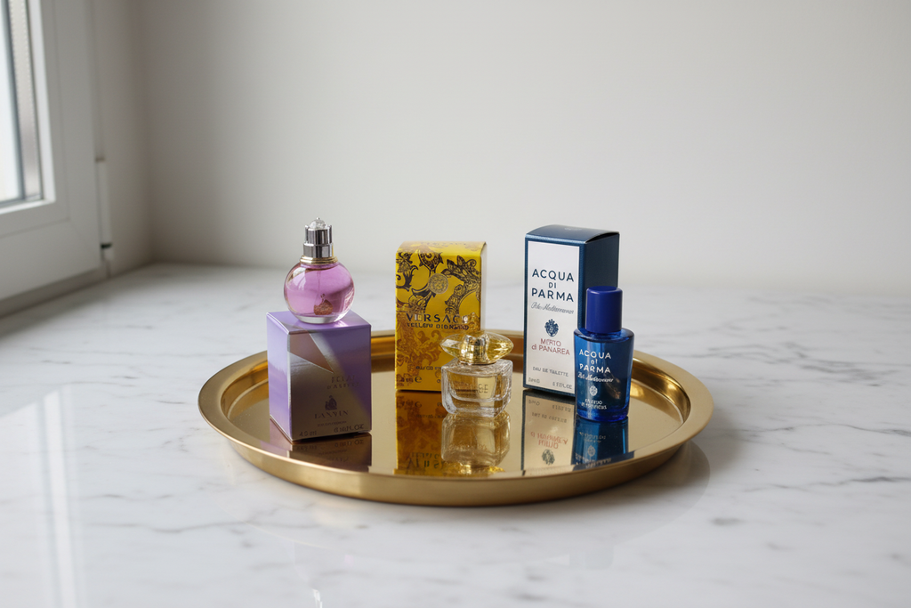 Trois miniatures de parfums de luxe | Coffret de parfums printemps-été
Coffret découverte de parfums de luxe | Trois flacons de parfum de 5 ml
Coffret cadeau de mini-parfums
Collection de parfums format voyage | Coffret de trois parfums
Miniatures de parfums de luxe | Coffret découverte de parfums
Collection de parfums printemps-été