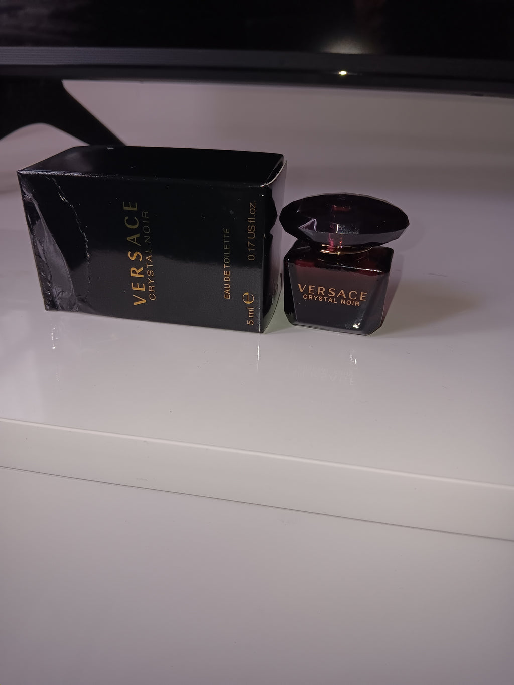 Mini parfum Versace Crystal Noir [Parfum Versace Crystal Noir femme 5 ml [Miniature de parfum de luxe Versace [Versace Crystal Noir format voyage [Flacon miniature Versace pour femme
Parfum Crystal Noir en format miniature [Parfum Versace femme en format 5 ml [Parfum de luxe Versace à offrir
Versace Crystal Noir format compact [Flacon de parfum Versace Crystal Noir